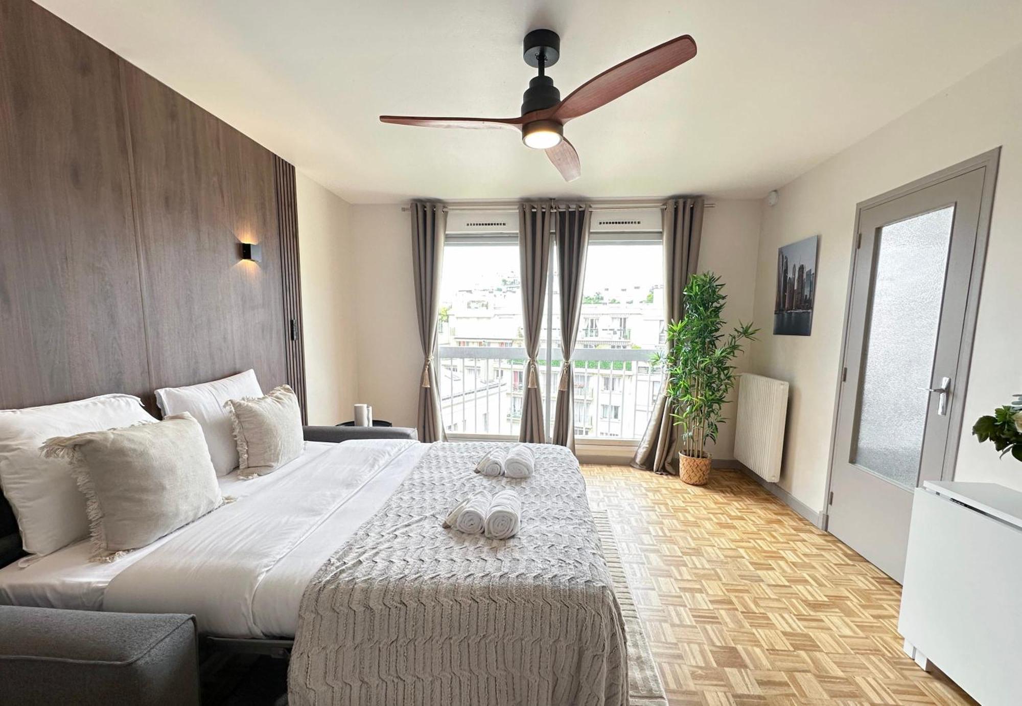 פריז Brand-New Studio With Eiffel Tower View מראה חיצוני תמונה