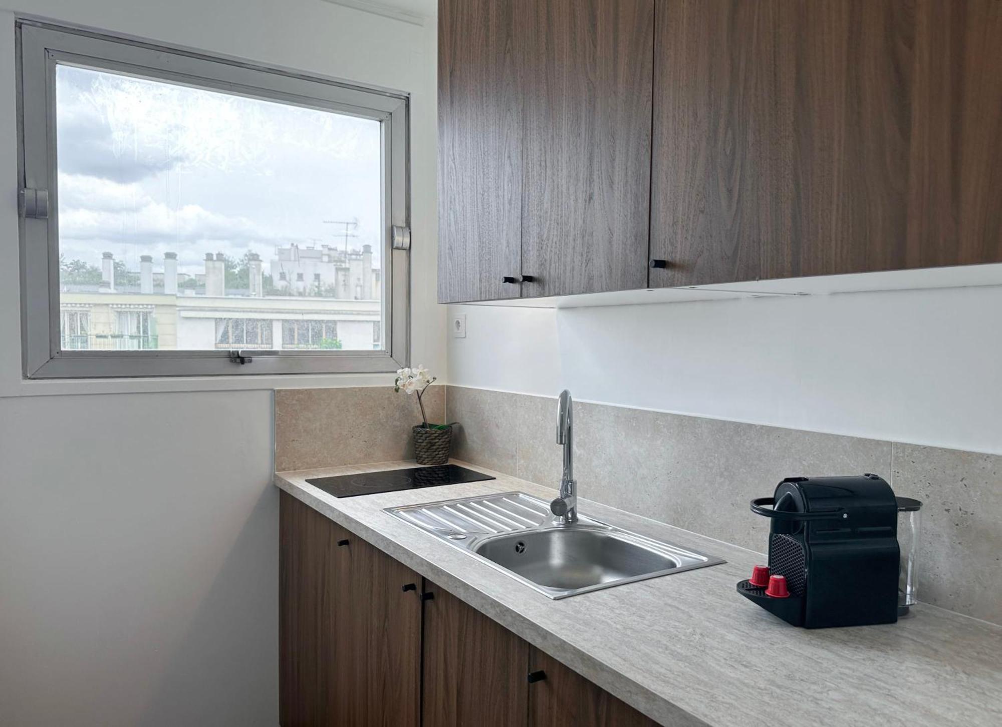 פריז Brand-New Studio With Eiffel Tower View מראה חיצוני תמונה