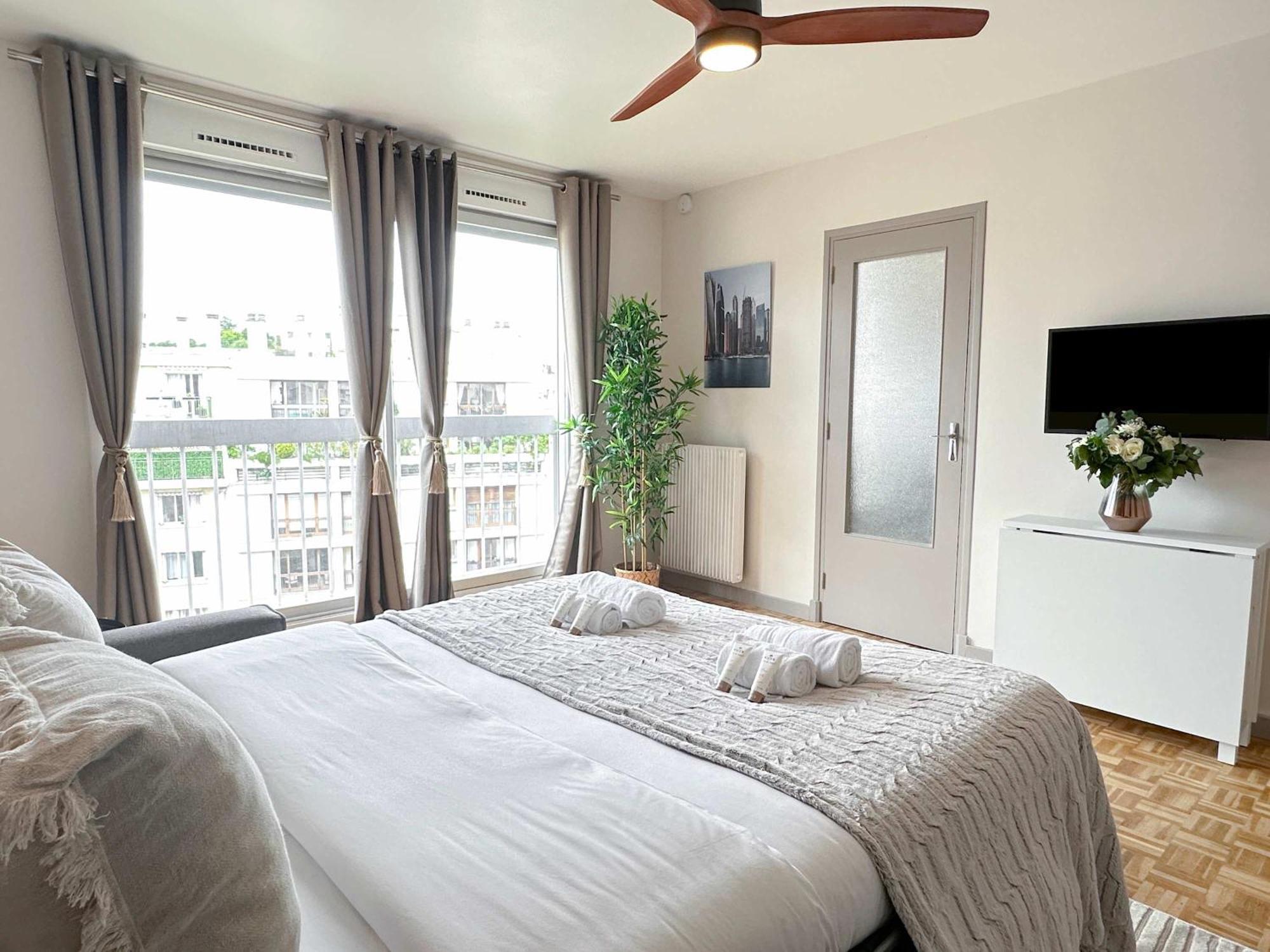 פריז Brand-New Studio With Eiffel Tower View מראה חיצוני תמונה